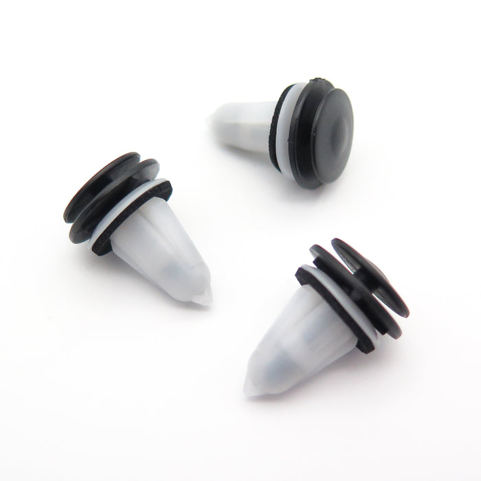 Front Grille Cover Clip, Land Rover JYC000070