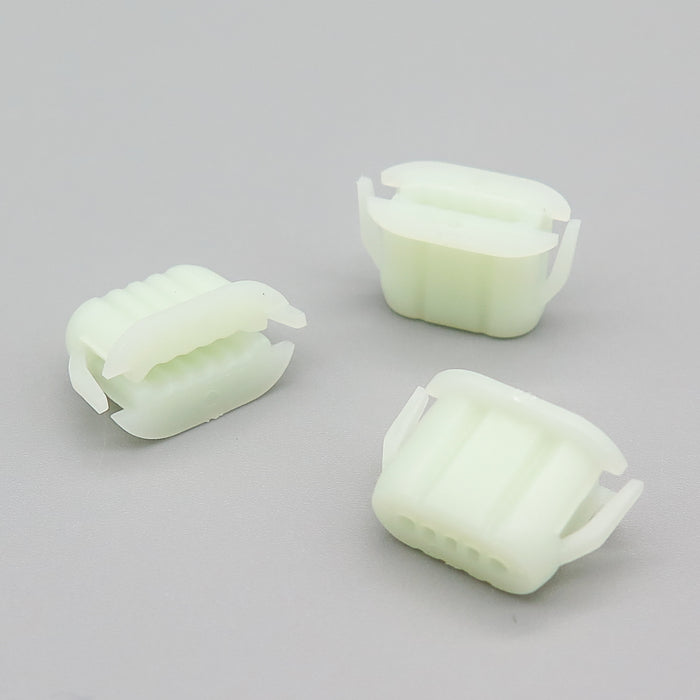 Insert Grommet, White, Peugeot 7568NZ