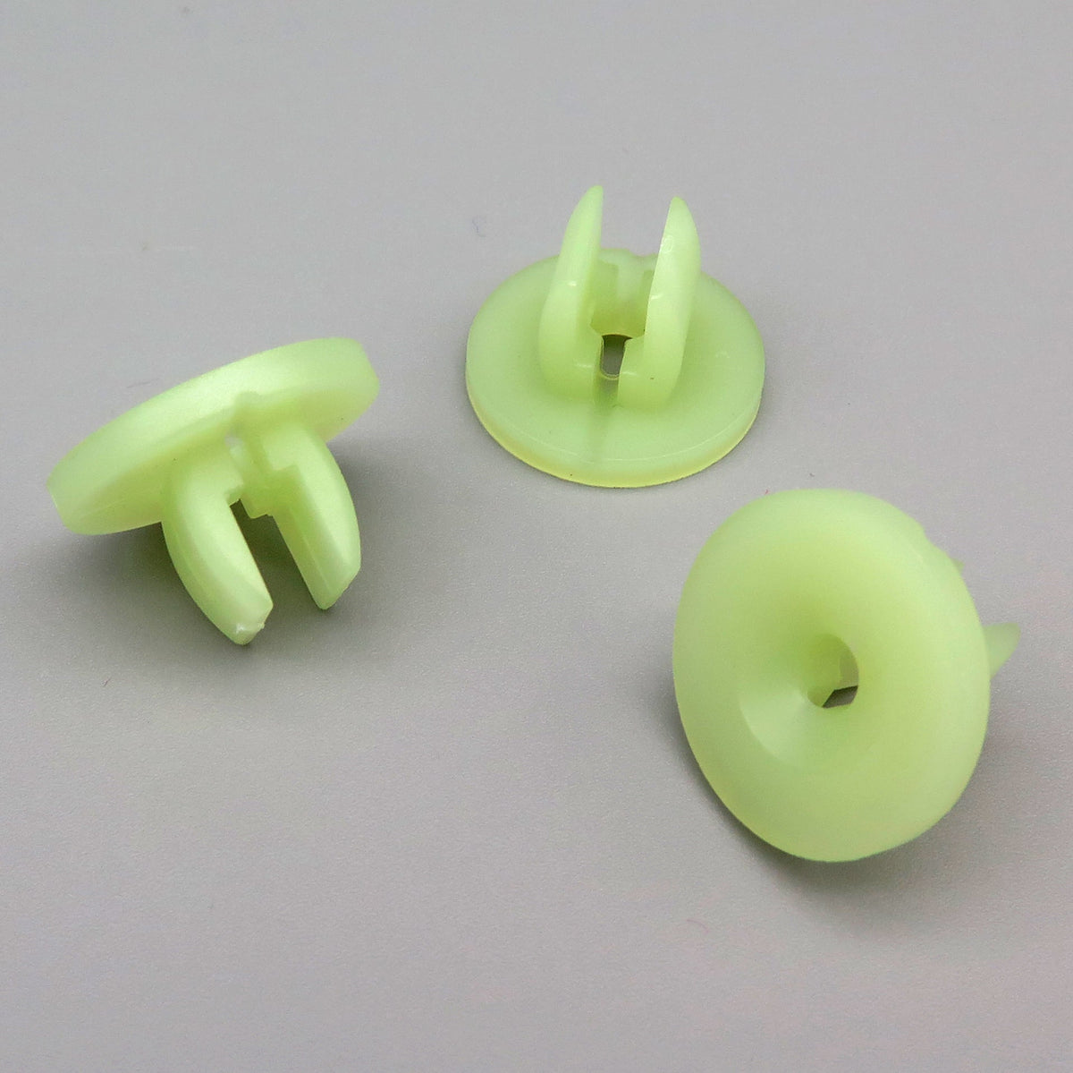10x Front Wheel Arch Lining Clips – Expanding Nut & Grommet For Ford Ka / Fiesta