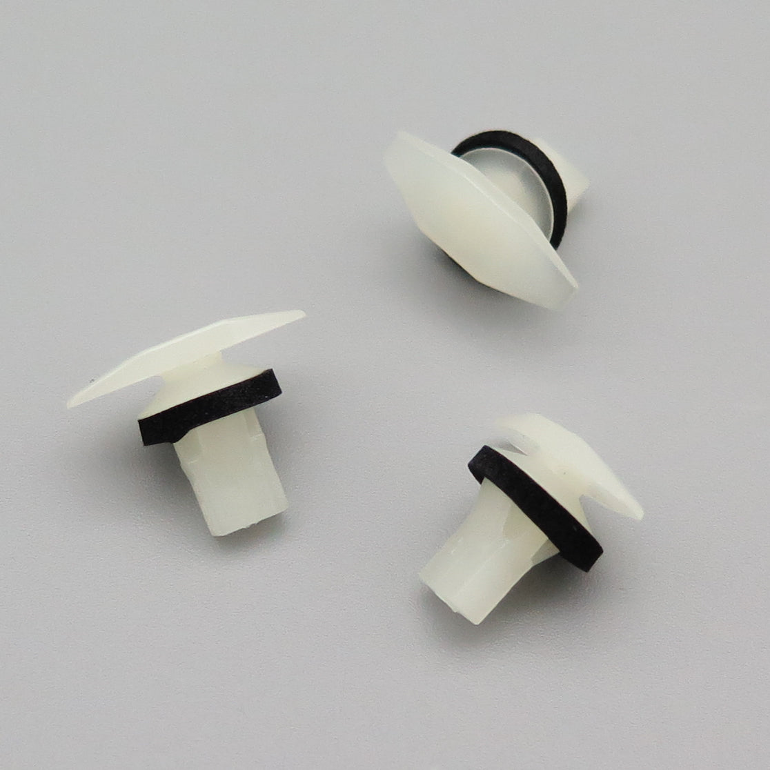Clips en plastique pour joints de porte en caoutchouc - Honda 91530-ST