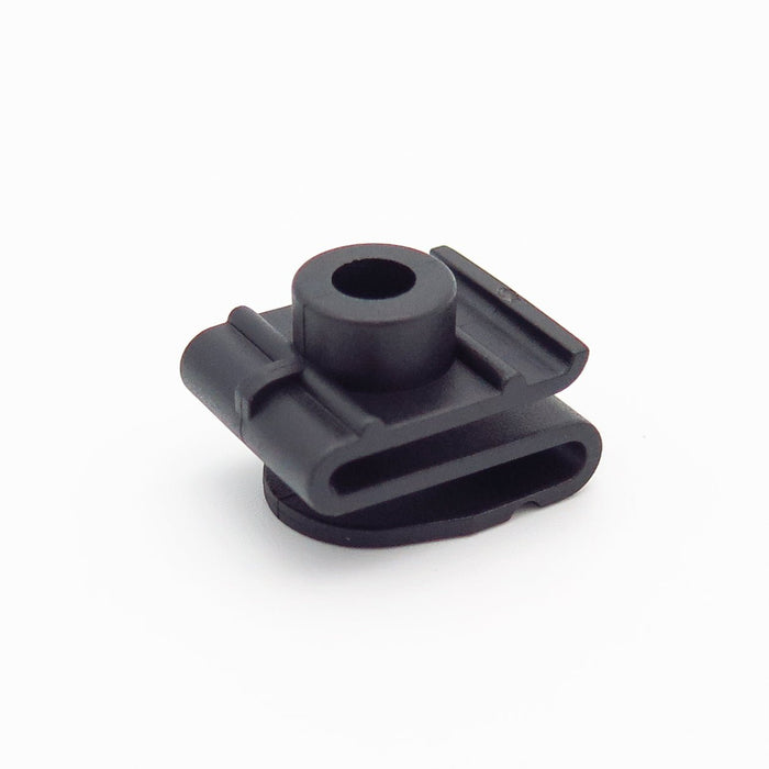 Plastic Spire Clips, Hyundai 8682528000 - VehicleClips