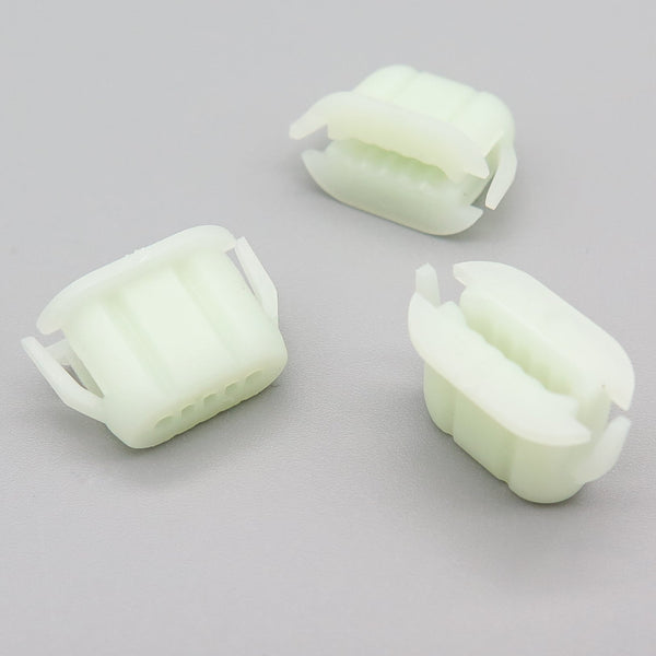 Screw & Trim Locator Grommet, Renault 7703081233 - VehicleClips