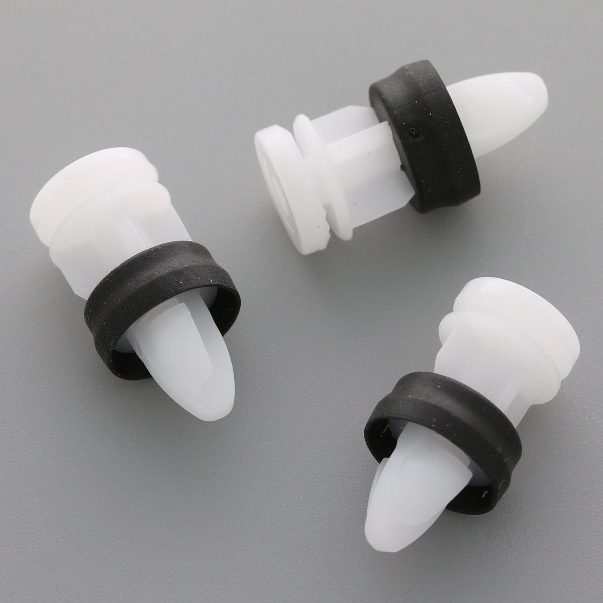 Sliding Door Rail Cover Clips, VW Transporter T7 — VehicleClips