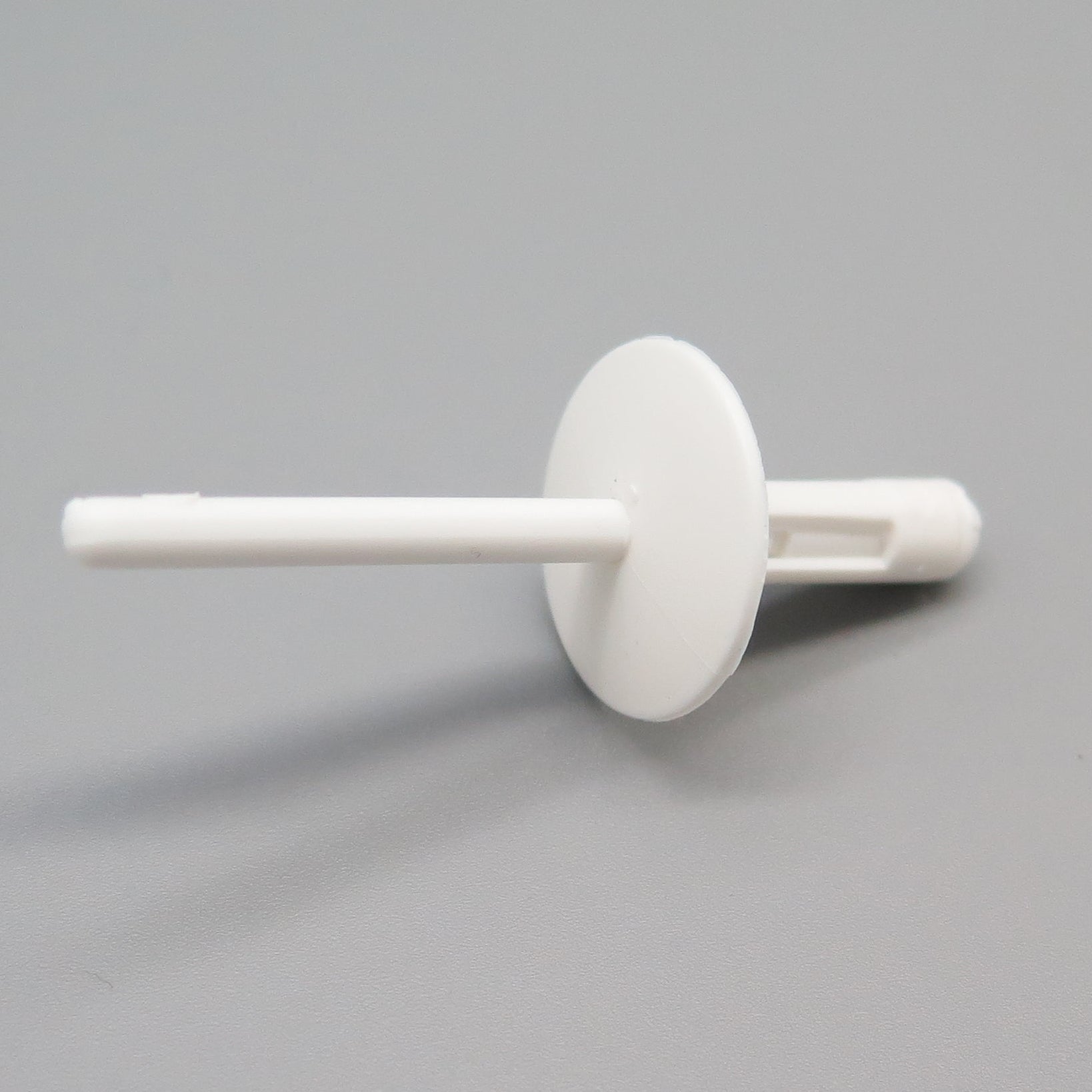 6mm White Plastic Blind Rivet for BMW Wheel Arch Trims, BMW 0714739132 ...