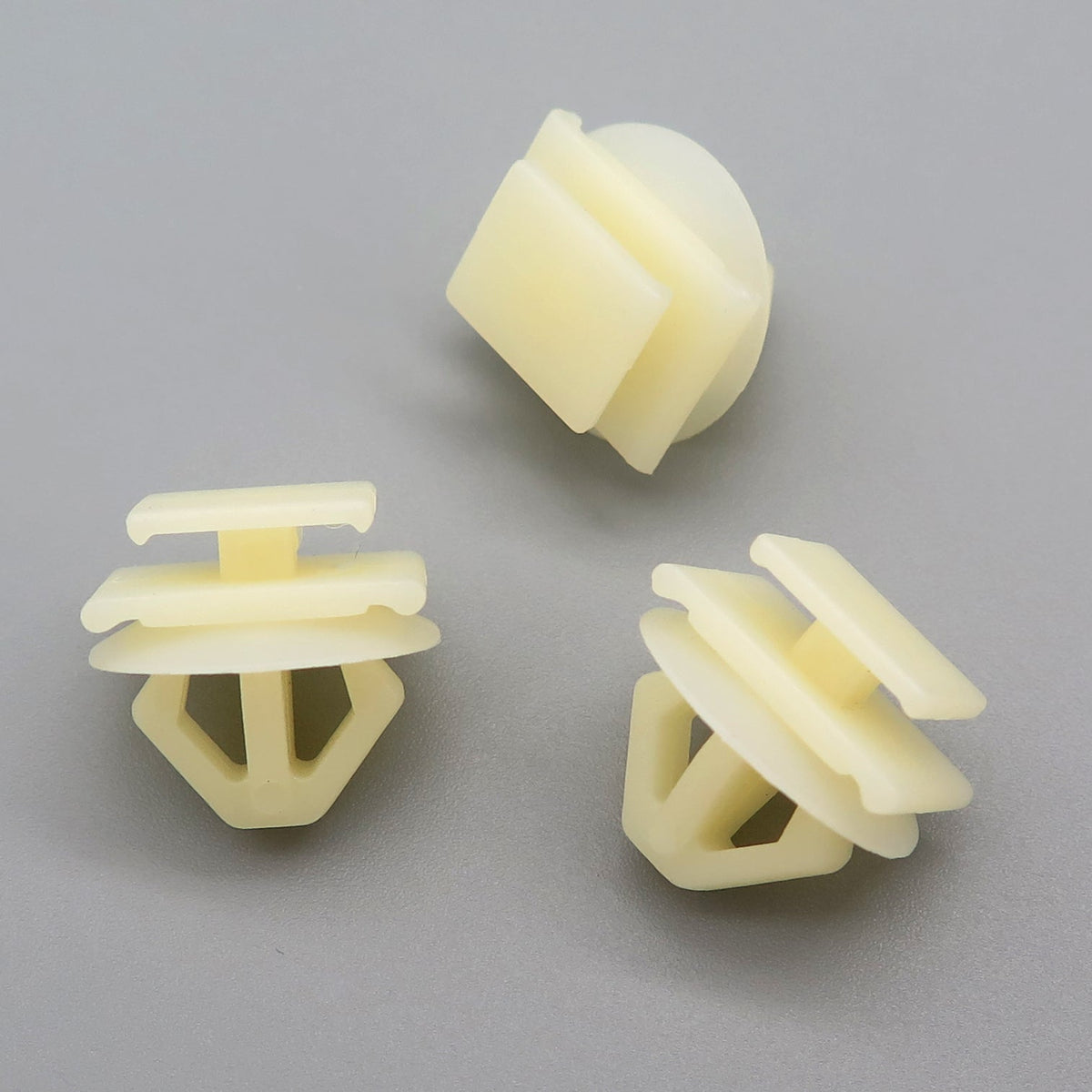 TKS100 Radiator Grille Trim Clips- Citroen Dispatch / Jumpy 6995X3